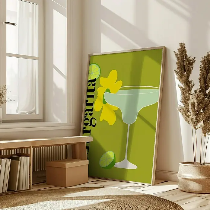 Papermoon Bild - Margarita, B x H: 100 x 140 cm, Ohne Passepartout, Rahmen Eiche - Ein gerahmtes Margarita-Poster mit einem Cocktailglas und Blüten steht auf einem Teppich neben einem Fenster und einer Pflanze.