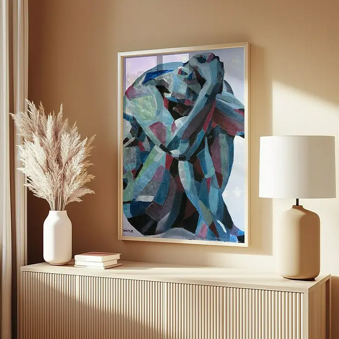 Papermoon Bild - Self Reflection, B x H: 100 x 140 cm, Ohne Passepartout, Rahmen Eiche - Modernes Gemälde einer hockenden Figur in Blau- und Rottönen, gerahmt und an einer beigen Wand hängend. Dekorative Vase und Lampe auf dem Sideboard.