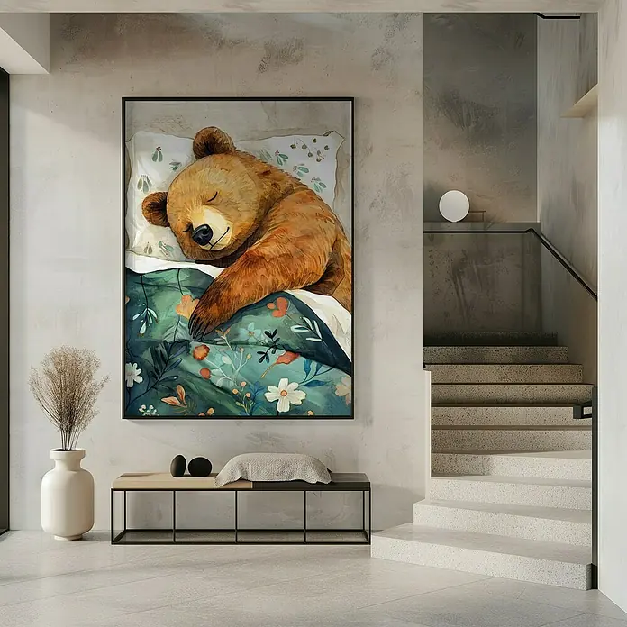 Papermoon Bild - Sleepy Bear, B x H: 70 x 100 cm, Mit Passepartout, Rahmen Schwarz - Gemütliches Bärenbild: Ein schlafender Bär, friedlich in einer Blumendecke gehüllt, ein Dekorationsstück für Wärme und Behaglichkeit im Raum.
