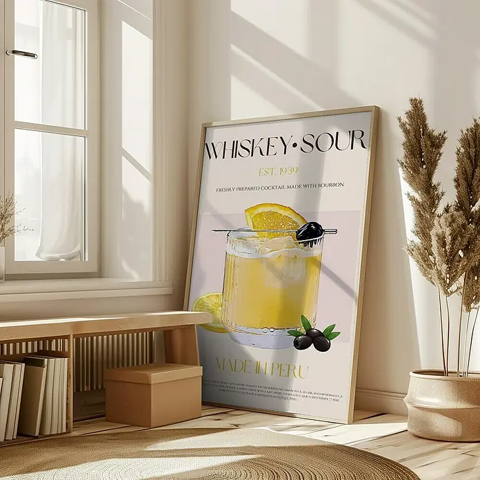 Papermoon Bild - Peru Whisky Bliss, B x H: 80 x 110 cm, Ohne Passepartout, Rahmen Eiche - Ein Whiskey Sour Cocktail Poster mit klassischem Design. Perfekt für Bar oder Esszimmer.