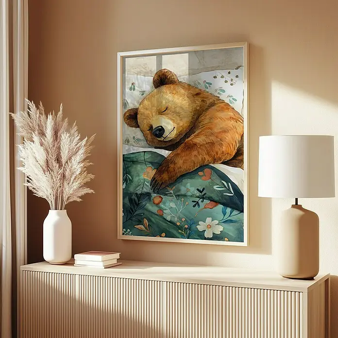Papermoon Bild - Sleepy Bear, B x H: 70 x 100 cm, Mit Passepartout, Rahmen Eiche - Ein charmantes Gemälde mit einem schlafenden Bären, das jedem Raum eine beruhigende und gemütliche Atmosphäre verleiht.