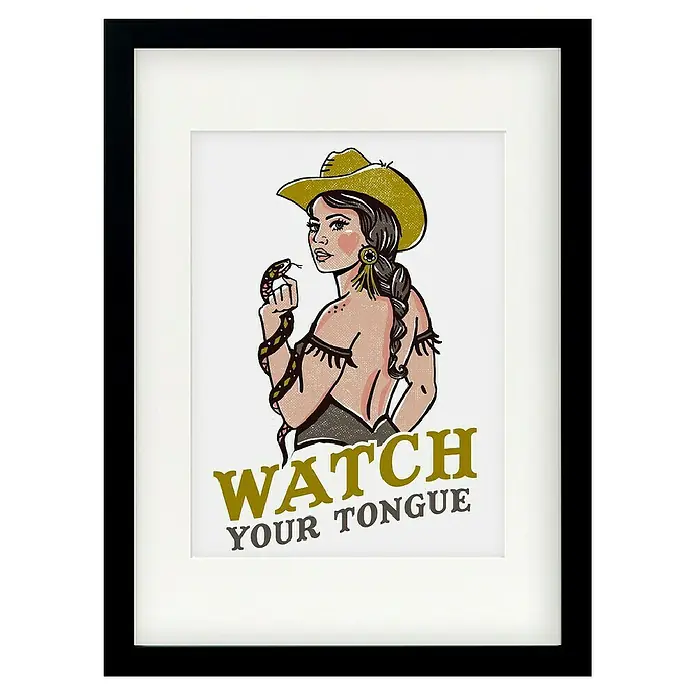 Papermoon Bild - Watch Your Tongue, B x H: 100 x 140 cm, Mit Passepartout, Rahmen Schwarz - Gerahmtes Bild mit einem Cowgirl, das eine Schlange hält und den Text "Watch Your Tongue" trägt. Einzigartige Wandkunst für jeden Raum.