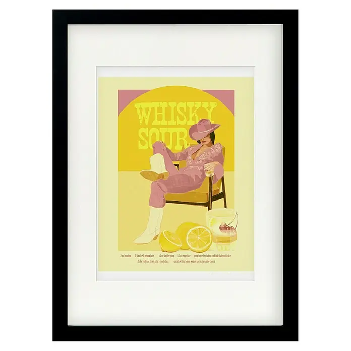 Papermoon Bild - Whisky Sour Pink Copy, B x H: 70 x 100 cm, Mit Passepartout, Rahmen Schwarz - Gerahmtes Whiskey Sour Rezept-Kunstdruck. Einzigartiges Wanddekor mit Zutatenliste, stilvoll für Bar oder Küche, mit einer schicken Abbildung.