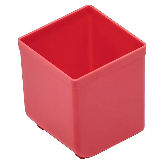 Lockweiler Compartimento para piezas pequeñas - 5,4 x 5,4 x 6,3 cm, Rojo - Primer plano de un portalápices cuadrado rojo. El producto está vacío y hecho de plástico, perfecto para la oficina o el escritorio.