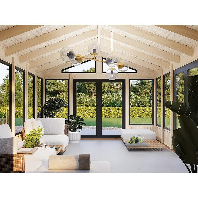Palmako Gartenhaus Isabella - Außenmaß inkl. Dachüberstand (B x T): 661 x 465 cm, Lackiertes Holz, Weiß - Helle Innenaufnahme eines Wintergartens mit auffälliger goldener Kugel-Hängeleuchte, die den Raum elegant erhellt.