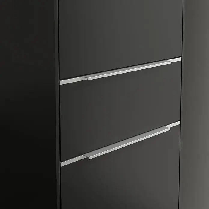 Villeroy & Boch Subway 3.0 Hochschrank - B x T x H: 40 x 36,2 x 171 cm, 1x Schublade, 2x Tür, Volcano Black, Farbe Griff: Aluminium glänzend, DIN Anschlag: Rechts - Ein eleganter schwarzer Schubladenschrank mit modernen silbernen Griffen. Stilvolles Möbelstück für jeden Raum.