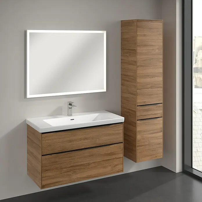Villeroy & Boch Subway 3.0 Hochschrank - B x T x H: 40 x 36,2 x 171 cm, 1x Schublade, 2x Tür, Kansas Oak, Farbe Griff: Volcano black, DIN Anschlag: Rechts - Badezimmer-Set mit Waschtischunterschrank in Holzoptik, weißem Waschbecken, Spiegelschrank und Hochschrank für ein modernes Bad.