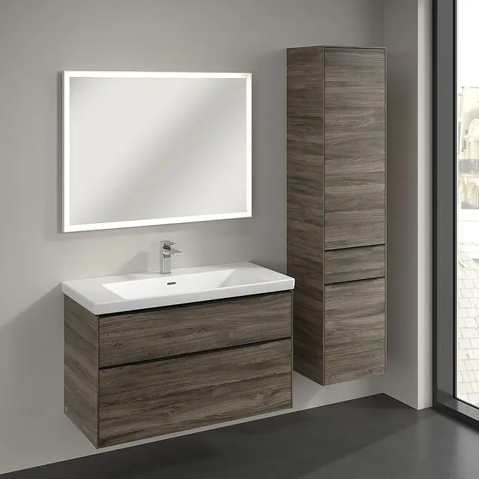 Villeroy & Boch Subway 3.0 Hochschrank - B x T x H: 40 x 36,2 x 171 cm, 1x Schublade, 2x Tür, Stone Oak, Farbe Griff: Volcano black, DIN Anschlag: Rechts - Modernes Badezimmer-Set mit beleuchtetem Spiegel, Waschtischunterschrank und Hochschrank in Holzoptik.