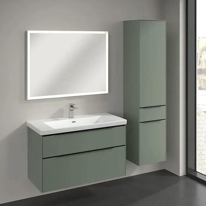 Villeroy & Boch Subway 3.0 Hochschrank - B x T x H: 40 x 36,2 x 171 cm, 1x Schublade, 2x Tür, Soft Green, Farbe Griff: Volcano black, DIN Anschlag: Rechts - Modernes Badezimmer-Set mit Waschtisch, Unterschrank, Spiegelschrank mit LED-Beleuchtung und Hochschrank in stilvollem Grün.