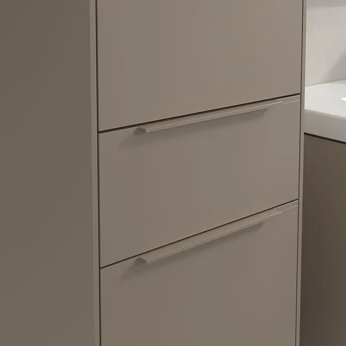 Villeroy & Boch Subway 3.0 Hochschrank - B x T x H: 40 x 36,2 x 171 cm, 1x Schublade, 2x Tür, Taupe, Farbe Griff: Taupe, DIN Anschlag: Links - Schrank mit drei Schubladen in einem eleganten, schlichten Design. Die Farbgebung ist dezent und modern, passend für Badezimmer oder Wohnbereich.