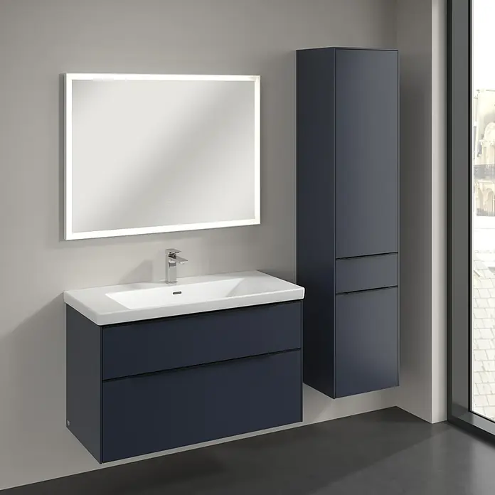 Villeroy & Boch Subway 3.0 Hochschrank - B x T x H: 40 x 36,2 x 171 cm, 1x Schublade, 2x Tür, Marine Blue, Farbe Griff: Volcano black, DIN Anschlag: Rechts - Elegantes Badezimmer-Set mit Unterschrank, Waschtisch und beleuchtetem Spiegel in modernem Design. Der passende Hochschrank bietet zusätzlichen Stauraum.