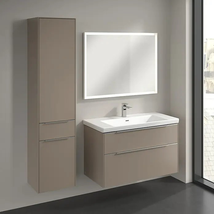 Villeroy & Boch Subway 3.0 Hochschrank - B x T x H: 40 x 36,2 x 171 cm, 1x Schublade, 2x Tür, Taupe, Farbe Griff: Aluminium glänzend, DIN Anschlag: Links - Modernes Badezimmer-Set mit einem hochschrank, Waschbeckenunterschrank und einem beleuchteten Spiegel für eine stilvolle Badezimmergestaltung.
