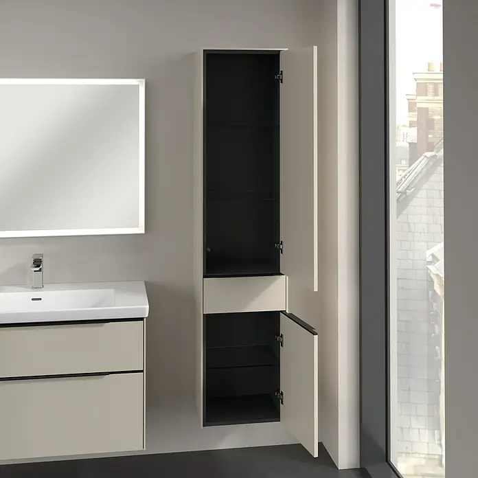 Villeroy & Boch Subway 3.0 Hochschrank - B x T x H: 40 x 36,2 x 171 cm, 1x Schublade, 2x Tür, Cashmere Grey, Farbe Griff: Volcano black, DIN Anschlag: Rechts - Ein moderner Badezimmerschrank in Beige mit offenem Fach und Spiegelschrank. Stilvolles Design für ein elegantes Bad.