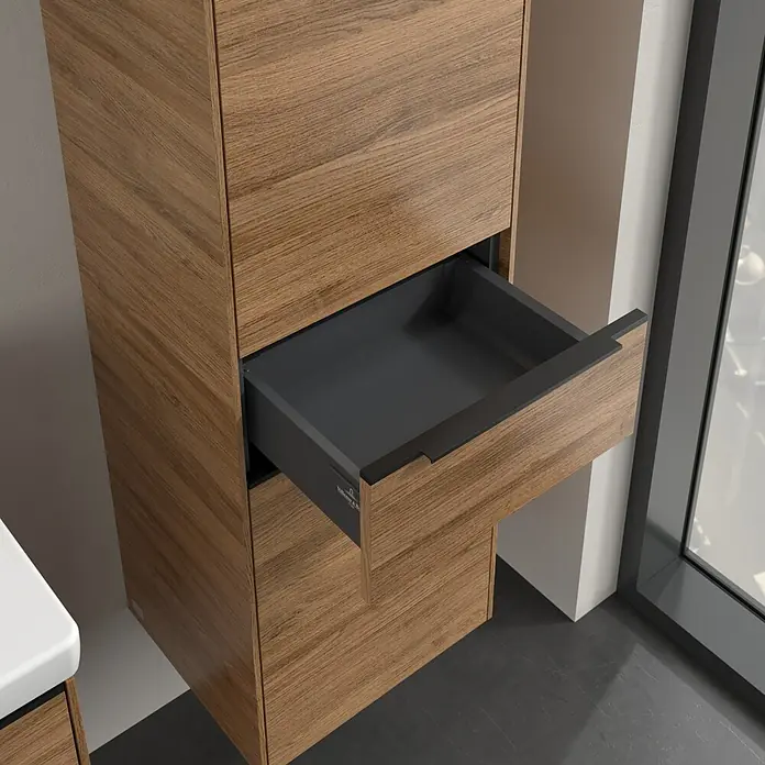 Villeroy & Boch Subway 3.0 Hochschrank - B x T x H: 40 x 36,2 x 171 cm, 1x Schublade, 2x Tür, Kansas Oak, Farbe Griff: Volcano black, DIN Anschlag: Rechts - Schrank mit Auszug: Elegantes Badmöbel mit Holzoptik und einem praktischen, grauen Auszug für zusätzlichen Stauraum im Badezimmer.