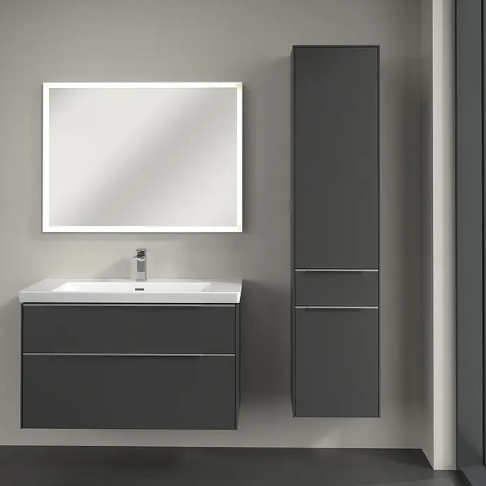 Villeroy & Boch Subway 3.0 Hochschrank - B x T x H: 40 x 36,2 x 171 cm, 1x Schublade, 2x Tür, Graphite, Farbe Griff: Aluminium glänzend, DIN Anschlag: Rechts - Elegantes Badezimmer-Set in Grau, bestehend aus einem Waschtisch mit Unterschrank, einem Hochschrank und einem beleuchteten Spiegel.