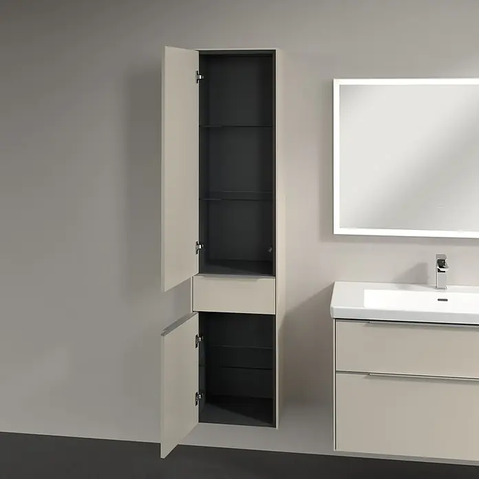 Villeroy & Boch Subway 3.0 Hochschrank - B x T x H: 40 x 36,2 x 171 cm, 1x Schublade, 2x Tür, Cashmere Grey, Farbe Griff: Aluminium glänzend, DIN Anschlag: Links - Ein stilvoller, offener Badezimmerschrank in Beige mit dunkler Innenausstattung und Glasböden, der moderne Eleganz und Funktionalität vereint.
