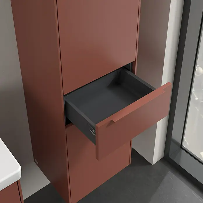Villeroy & Boch Subway 3.0 Hochschrank - B x T x H: 40 x 36,2 x 171 cm, 1x Schublade, 2x Tür, Wine Red, Farbe Griff: Wine Red, DIN Anschlag: Rechts - Offener, brauner Schubladenschrank mit elegantem Design. Perfekt für stilvolle Bad- oder Wohnraumaufbewahrung.