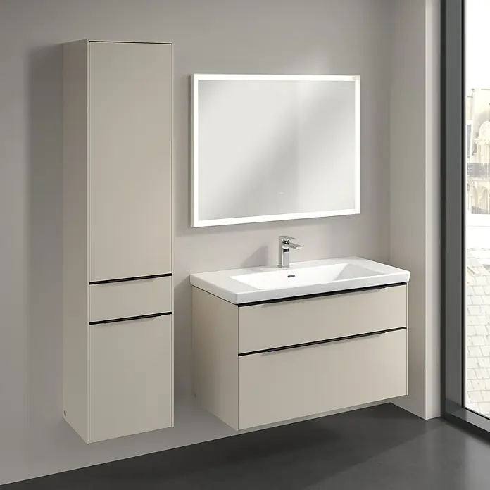 Villeroy & Boch Subway 3.0 Hochschrank - B x T x H: 40 x 36,2 x 171 cm, 1x Schublade, 2x Tür, Cashmere Grey, Farbe Griff: Volcano black, DIN Anschlag: Links - Badezimmer-Set mit einem Hochschrank, einem Waschtisch mit Schubladen und einem beleuchteten Spiegel für ein stilvolles Ambiente.