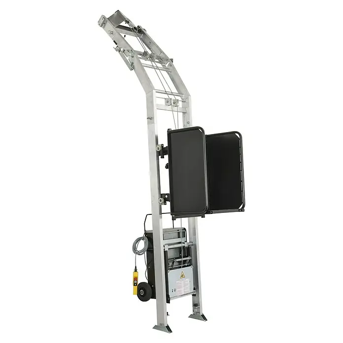 Haemmerlin Maxial Bauaufzug Excellium 200/30 Dachdecker - Länge: 10,5 m, Aluminium, Ausführungseigenschaft: Dachdeckerpritsche - Der abgebildete Gerüstlift ist aus Aluminium gefertigt und verfügt über zwei schwarze Trageplatten. Perfekt für sicheres Heben von Lasten.