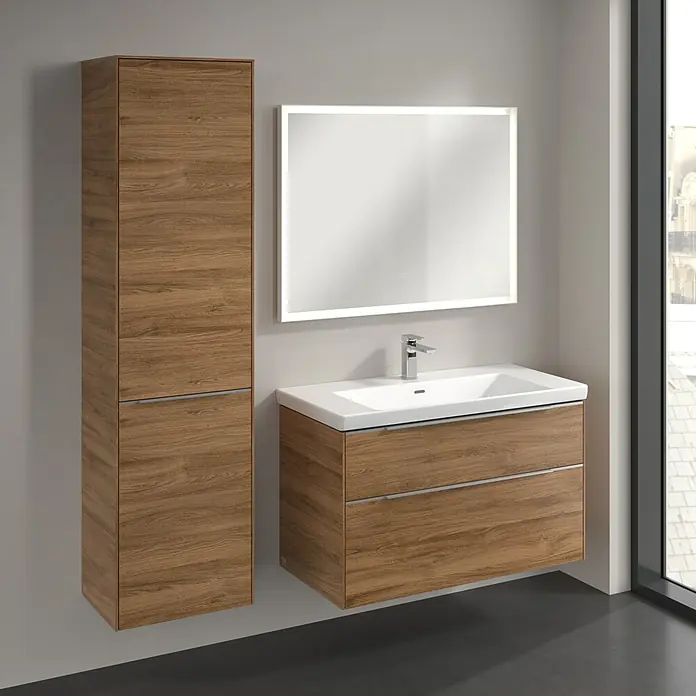 Villeroy & Boch Subway 3.0 Hochschrank - B x T x H: 40 x 36,2 x 171 cm, 1x Klappe mit Wäschekorb, 1x Tür, Kansas Oak, Farbe Griff: Aluminium glänzend, DIN Anschlag: Links - Badezimmer-Set mit Waschtischunterschrank und Spiegelschrank in Holzoptik für ein stilvolles Ambiente.