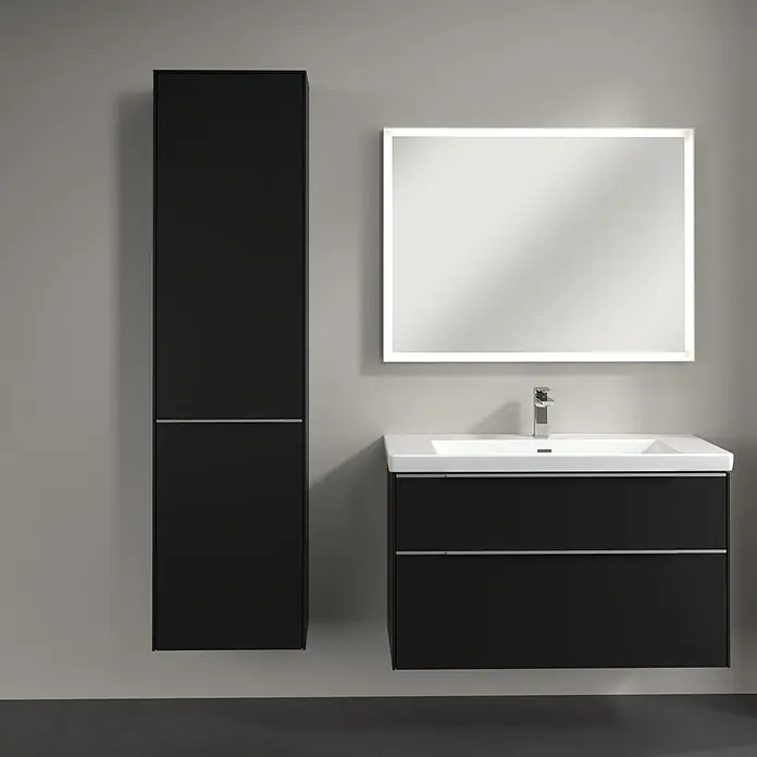 Villeroy & Boch Subway 3.0 Hochschrank - B x T x H: 40 x 36,2 x 171 cm, 1x Klappe mit Wäschekorb, 1x Tür, Volcano Black, Farbe Griff: Aluminium glänzend, DIN Anschlag: Links - Elegantes Badezimmer-Set in Schwarz mit Waschtischunterschrank, Waschbecken und beleuchtetem Spiegel für ein modernes Ambiente.