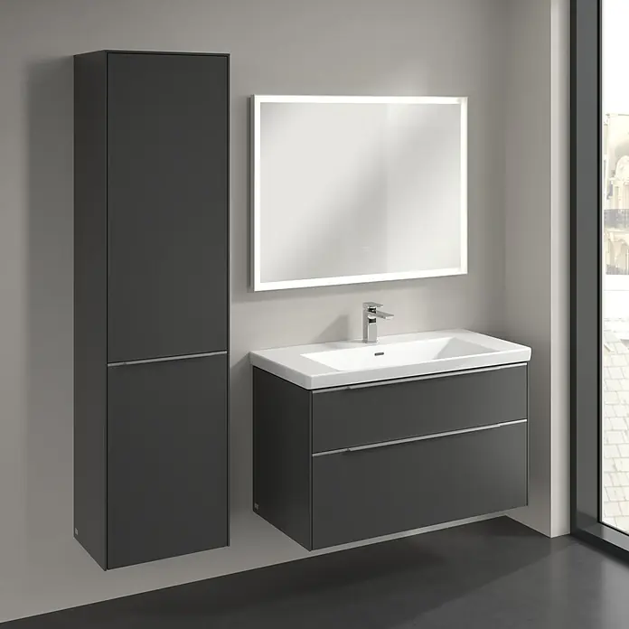 Villeroy & Boch Subway 3.0 Hochschrank - B x T x H: 40 x 36,2 x 171 cm, 1x Klappe mit Wäschekorb, 1x Tür, Graphite, Farbe Griff: Aluminium glänzend, DIN Anschlag: Links - Elegantes Badezimmer-Set in Anthrazit mit Waschtischunterschrank, Spiegelschrank und Hochschrank für ein modernes Ambiente.