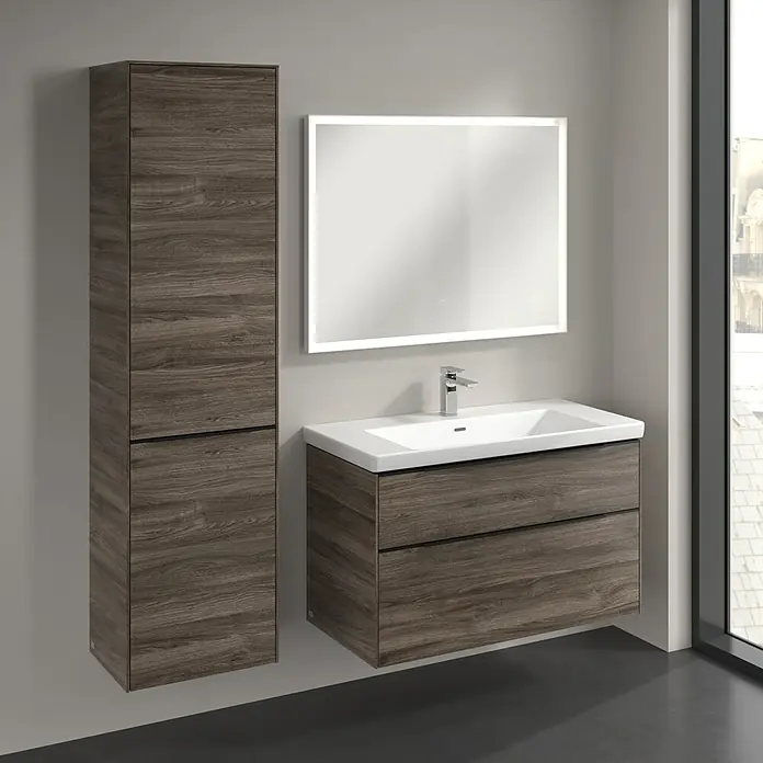 Villeroy & Boch Subway 3.0 Hochschrank - B x T x H: 40 x 36,2 x 171 cm, 1x Klappe mit Wäschekorb, 1x Tür, Stone Oak, Farbe Griff: Volcano black, DIN Anschlag: Links - Modernes Badezimmer-Set mit Holzschrank, Waschbeckenunterschrank mit Schubladen und einem beleuchteten Spiegel für eine stilvolle Badgestaltung.