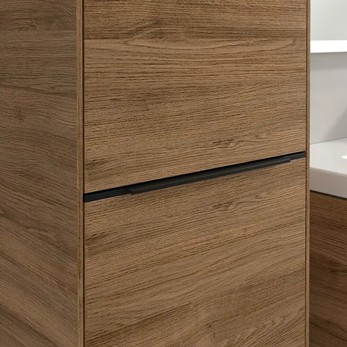Villeroy & Boch Subway 3.0 Hochschrank - B x T x H: 40 x 36,2 x 171 cm, 1x Klappe mit Wäschekorb, 1x Tür, Kansas Oak, Farbe Griff: Volcano black, DIN Anschlag: Links - Holzfurnierte Badezimmermöbel mit Schubladen und einem schlanken, schwarzen Griff. Die Holzmaserung verleiht Wärme und Textur.
