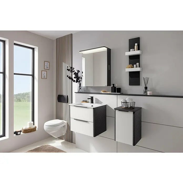 Camargue Marea Waschtischunterschrank - 57,2 x 38,5 x 48 cm, Anthrazit/Weiß - Helles Badezimmer mit weißem Hänge-WC, Waschtisch mit Schubladen und einem beleuchteten Spiegel für ein modernes Ambiente.