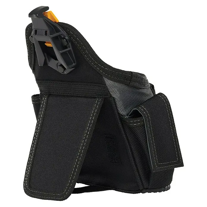 ToughBuilt ClipTech Bolsa para herramientas - L x An x Al: 133 x 190 x 295 mm, Específico para: Electricistas - Imagen detallada de una bolsa de herramientas negra Toughbuilt con detalles amarillos, ideal para que los artesanos almacenen sus herramientas.