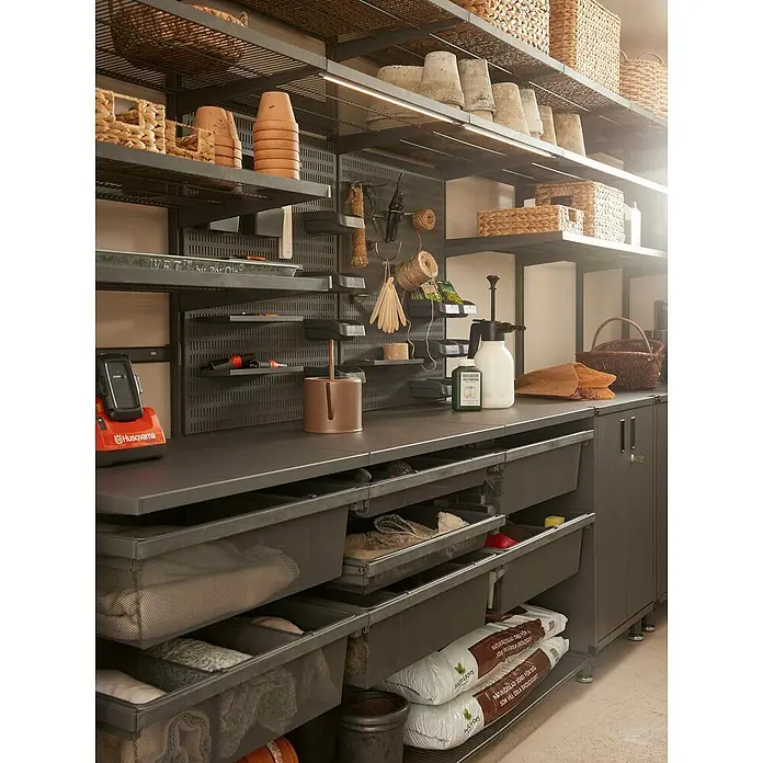 Elfa Garage+ by Elfa Regalboden - L x B x H: 52 x 90 x 2,5 cm, Metall, Passend für: Regalsystem Garage+ by Elfa - Aufgeräumter Werkraum mit robusten Regalen, Schubladen und Arbeitsfläche, ideal zur Lagerung von Gartengeräten und Zubehör.
