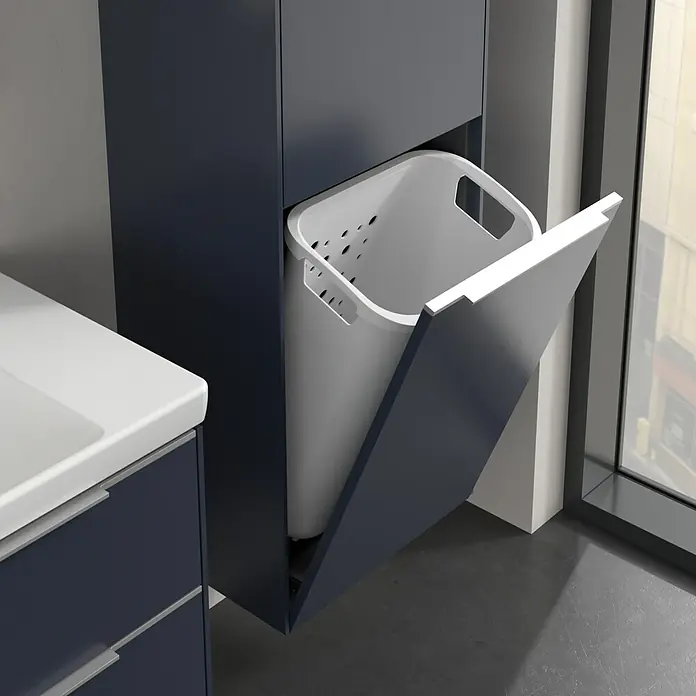 Villeroy & Boch Subway 3.0 Hochschrank - B x T x H: 40 x 36,2 x 171 cm, 1x Klappe mit Wäschekorb, 1x Tür, Marine Blue, Farbe Griff: Aluminium glänzend, DIN Anschlag: Rechts - Schicker Badezimmerschrank in Blau mit integriertem Wäschekorb. Praktische Lösung für mehr Ordnung und Stil im Bad.