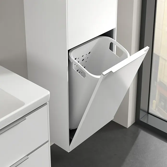 Villeroy & Boch Subway 3.0 Hochschrank - B x T x H: 40 x 36,2 x 171 cm, 1x Klappe mit Wäschekorb, 1x Tür, Pure White, Farbe Griff: Aluminium glänzend, DIN Anschlag: Rechts - Eingebauter Wäschekorb aus weißem Kunststoff mit schwenkbarer Tür für einfachen Zugang. Praktische Badezimmerlösung für diskrete Wäscheaufbewahrung.