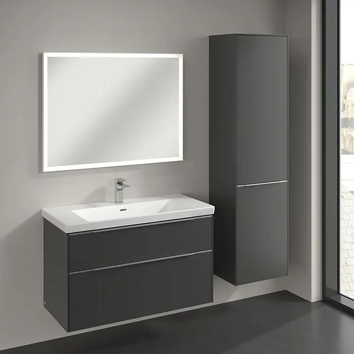 Villeroy & Boch Subway 3.0 Hochschrank - B x T x H: 40 x 36,2 x 171 cm, 1x Klappe mit Wäschekorb, 1x Tür, Graphite, Farbe Griff: Aluminium glänzend, DIN Anschlag: Rechts - Stilvolles Badezimmer-Set mit grauem Waschtischunterschrank, Aufsatzwaschbecken, Spiegelschrank und Hochschrank.