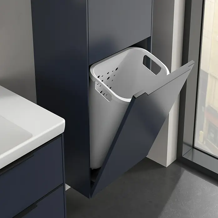 Villeroy & Boch Subway 3.0 Hochschrank - B x T x H: 40 x 36,2 x 171 cm, 1x Klappe mit Wäschekorb, 1x Tür, Marine Blue, Farbe Griff: Volcano black, DIN Anschlag: Rechts - Dieser Wäschesammler in Marineblau verfügt über einen praktischen Klappmechanismus, der den Zugriff auf den Wäschekorb erleichtert.