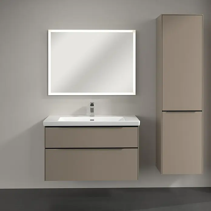 Villeroy & Boch Subway 3.0 Hochschrank - B x T x H: 40 x 36,2 x 171 cm, 1x Klappe mit Wäschekorb, 1x Tür, Taupe, Farbe Griff: Volcano black, DIN Anschlag: Rechts - Elegantes Badezimmer-Set mit Waschtischunterschrank, Waschbecken, Spiegelschrank und Hochschrank in Taupe. Stilvolles Design für moderne Bäder.