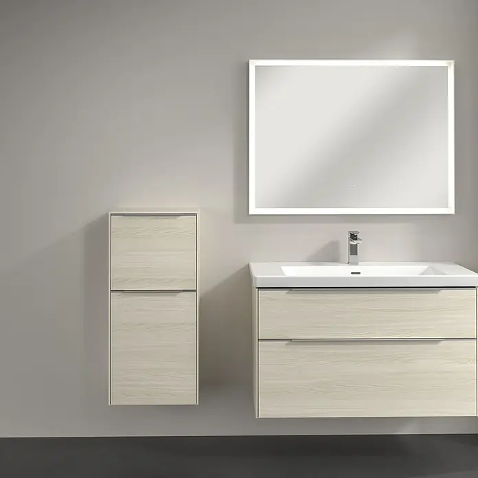 Villeroy & Boch Subway 3.0 Seitenschrank - B x T x H: 40 x 36,2 x 86 cm, White Oak, DIN Anschlag: Links, Farbe Griff: Aluminium glänzend - Modernes Badezimmer-Set mit Waschtischunterschrank, Spiegelschrank und Hochschrank in hellem Holzdesign für ein stilvolles Ambiente.