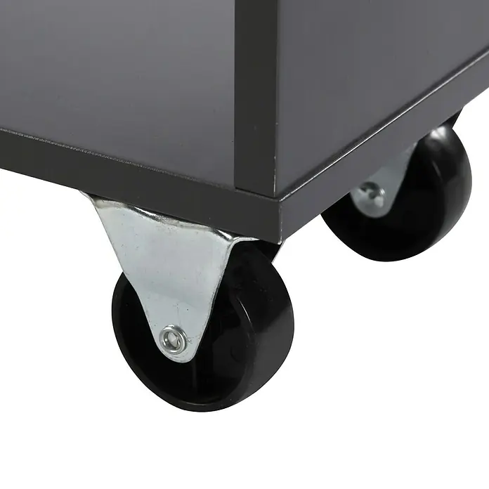 Versa Carro de cocina - L x An x Al: 50 x 15 x 79 cm, Gris - Primer plano de las ruedas de un carro de herramientas negro, destacando la movilidad y la funcionalidad del producto.