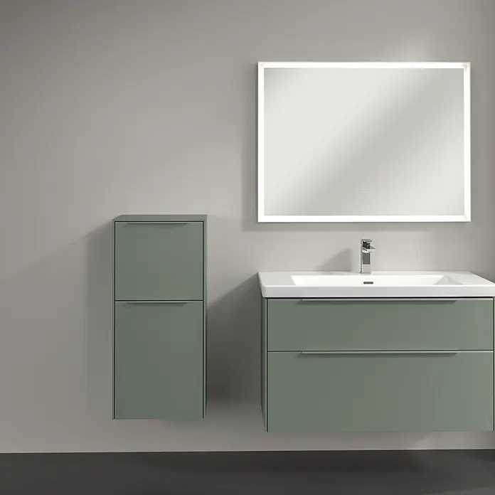 Villeroy & Boch Subway 3.0 Seitenschrank - B x T x H: 40 x 36,2 x 86 cm, Soft Green, DIN Anschlag: Links, Farbe Griff: Aluminium glänzend - Modernes Badezimmer-Set mit Unterschrank, Spiegelschrank und Waschtisch in einem eleganten Grünton.