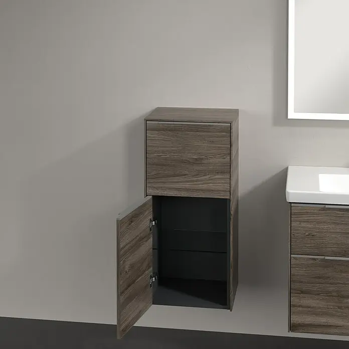 Villeroy & Boch Subway 3.0 Seitenschrank - B x T x H: 40 x 36,2 x 86 cm, Stone Oak, DIN Anschlag: Links, Farbe Griff: Aluminium glänzend - Hochformatiger Badezimmerschrank in Holzoptik mit offener Tür, der Stauraum und stilvolles Design vereint.
