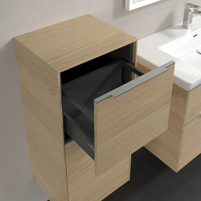 Villeroy & Boch Subway 3.0 Seitenschrank - B x T x H: 40 x 36,2 x 86 cm, Nordik Oak, DIN Anschlag: Links, Farbe Griff: Aluminium glänzend - Der moderne Badezimmerschrank in Holzoptik mit einer Schublade bietet stilvollen Stauraum für Ihr Badezimmerzubehör.