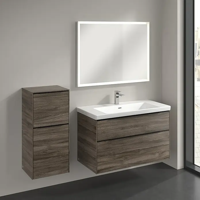 Villeroy & Boch Subway 3.0 Seitenschrank - B x T x H: 40 x 36,2 x 86 cm, Stone Oak, DIN Anschlag: Links, Farbe Griff: Volcano Black - Modernes Badezimmer-Set mit Waschtischunterschrank, Hängeschrank und beleuchtetem Spiegel für ein stilvolles Ambiente.