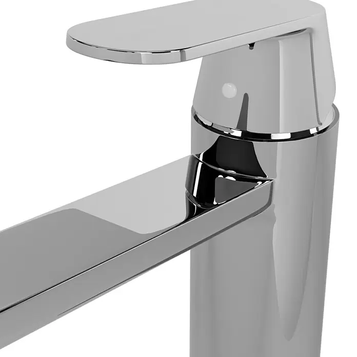 Grohe Eurosmart Cosmopolitan Spültischarmatur - L-Auslauf, Chrom, Glänzend, Schwenkbar - Nahaufnahme eines modernen, verchromten Wasserhahns mit klaren Linien und elegantem Design. Ideal für ein stilvolles Badezimmer.
