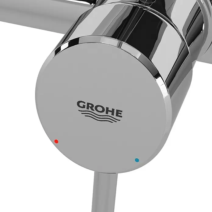Grohe Concetto Spültischarmatur - Chrom, Glänzend, Wandmontage - Nahaufnahme einer Grohe Armatur mit blauem und rotem Punkt zur Temperaturregelung.