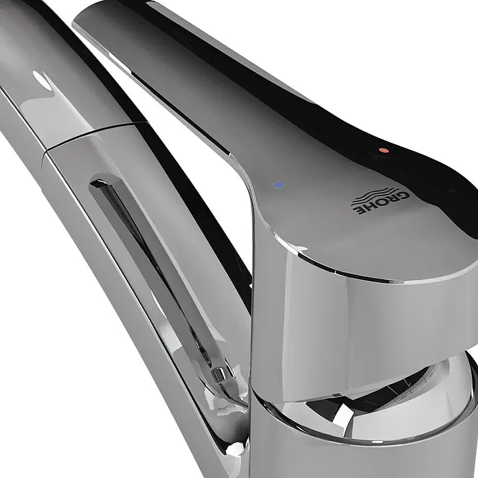 Grohe QuickFix Spültischarmatur Start - Chrom, Ausziehbar, Glänzend - Nahaufnahme einer glänzenden, modernen Grohe Armatur, die Eleganz und hochwertige Verarbeitung vereint.