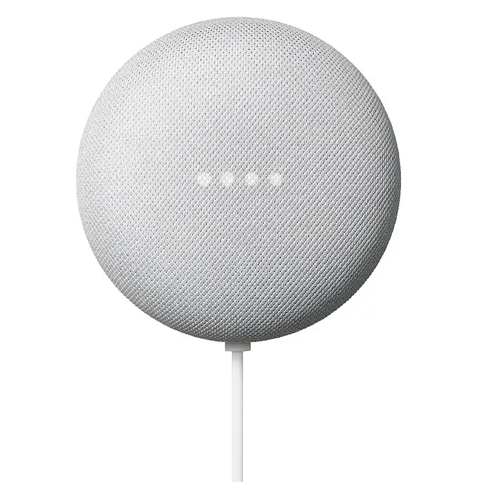 Google Nest Starter-Set Ledvance Smart+ BT Leuchtmittel - Kreide, 5,5 W, E27, Warmweiß, Dimmbar - Ein Google Nest Mini Lautsprecher in Weiß vor einem schwarzen Hintergrund, kompakt und elegant für smarte Sprachsteuerung im Alltag.