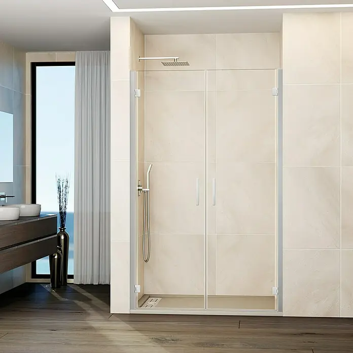 GME Mampara de ducha frontal Glass - 91,7 x 195 cm, Espesor de vidrio: 6 mm, Cromo - Primer plano de una moderna ducha con paredes de vidrio y accesorios plateados en un elegante baño.
