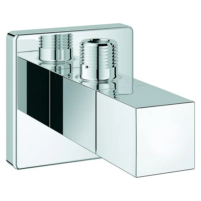 Grohe Eurocube Eckventil - ½″ x ⅜″, Verchromt - Nahaufnahme einer modernen, verchromten Wasserarmatur mit klaren, kubischen Formen und zwei Gewindeanschlüssen. Stilvolles Design für Badezimmer.