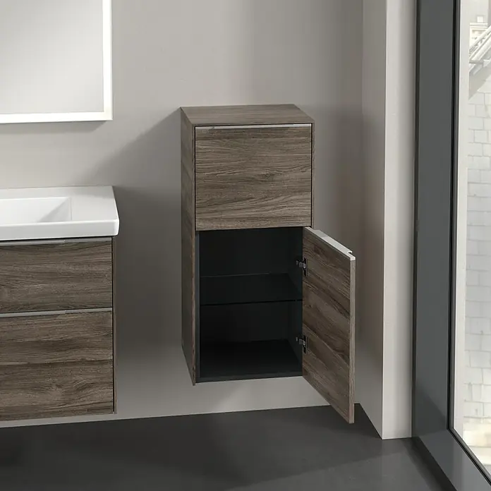 Villeroy & Boch Subway 3.0 Seitenschrank - B x T x H: 40 x 36,2 x 86 cm, Stone Oak, DIN Anschlag: Rechts, Farbe Griff: Aluminium glänzend - Badezimmerschrank mit offenem Fach und Holztür. Das moderne Design integriert sich nahtlos in jedes Badezimmerambiente.
