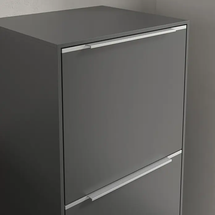 Villeroy & Boch Subway 3.0 Seitenschrank - B x T x H: 40 x 36,2 x 86 cm, Graphite, DIN Anschlag: Rechts, Farbe Griff: Aluminium glänzend - Grauer Schuhschrank mit zwei Fächern und silbernen Griffen. Modernes Design für eine stilvolle Aufbewahrung Ihrer Schuhe.